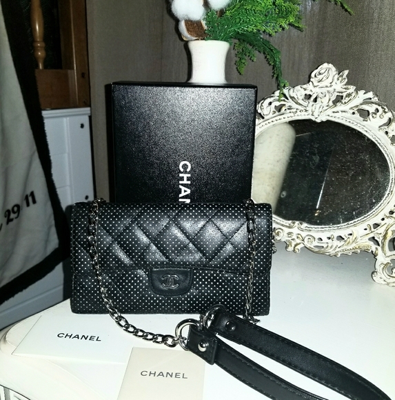 SOLD Chanel Maltesse Long Wallet - Picture 1 of 8